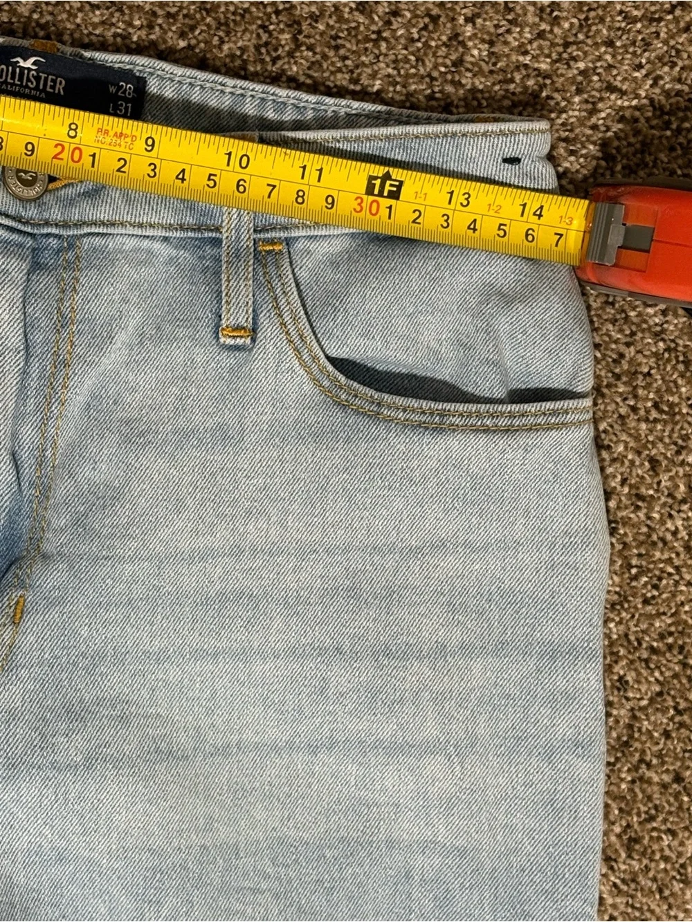 Hollister Ultra High-Rise Dad Jean Light Wash Cuffed Ankle - Picture 8 of 9